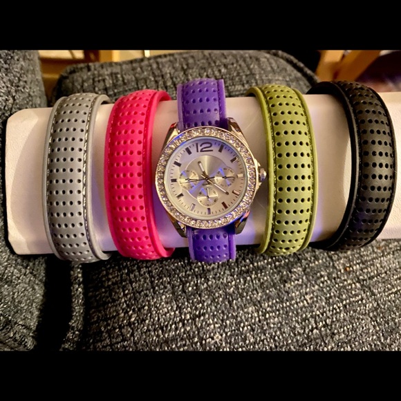 NWOT Quartz Chronograph Interchangeable Band Watch - Picture 3 of 3